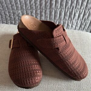 Sketchers Archfit Relaxed Fit Granola Too Late Clog Size 7